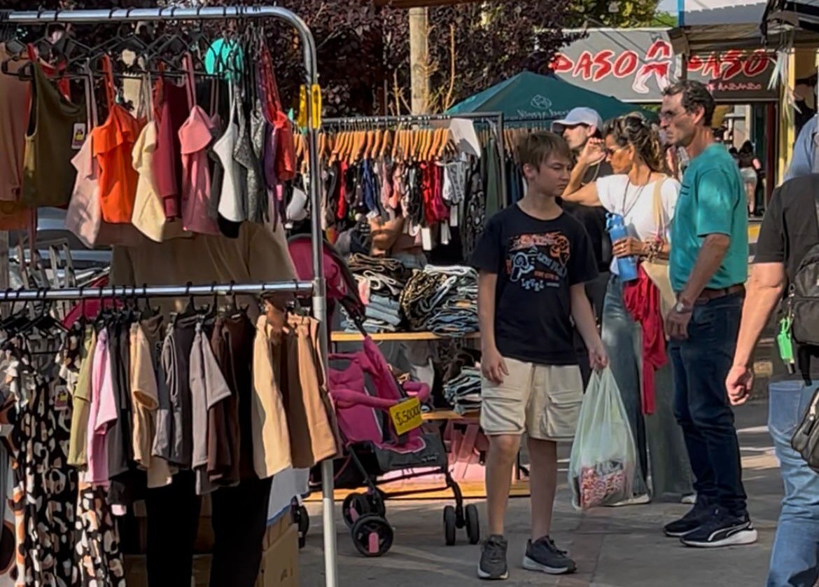 PASEO DE COMPRAS: MÁS DE 100 COMERCIOS Y 10 MIL VISITANTES
